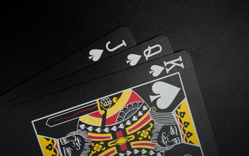 5 bekende beroemdheden die graag poker spelen